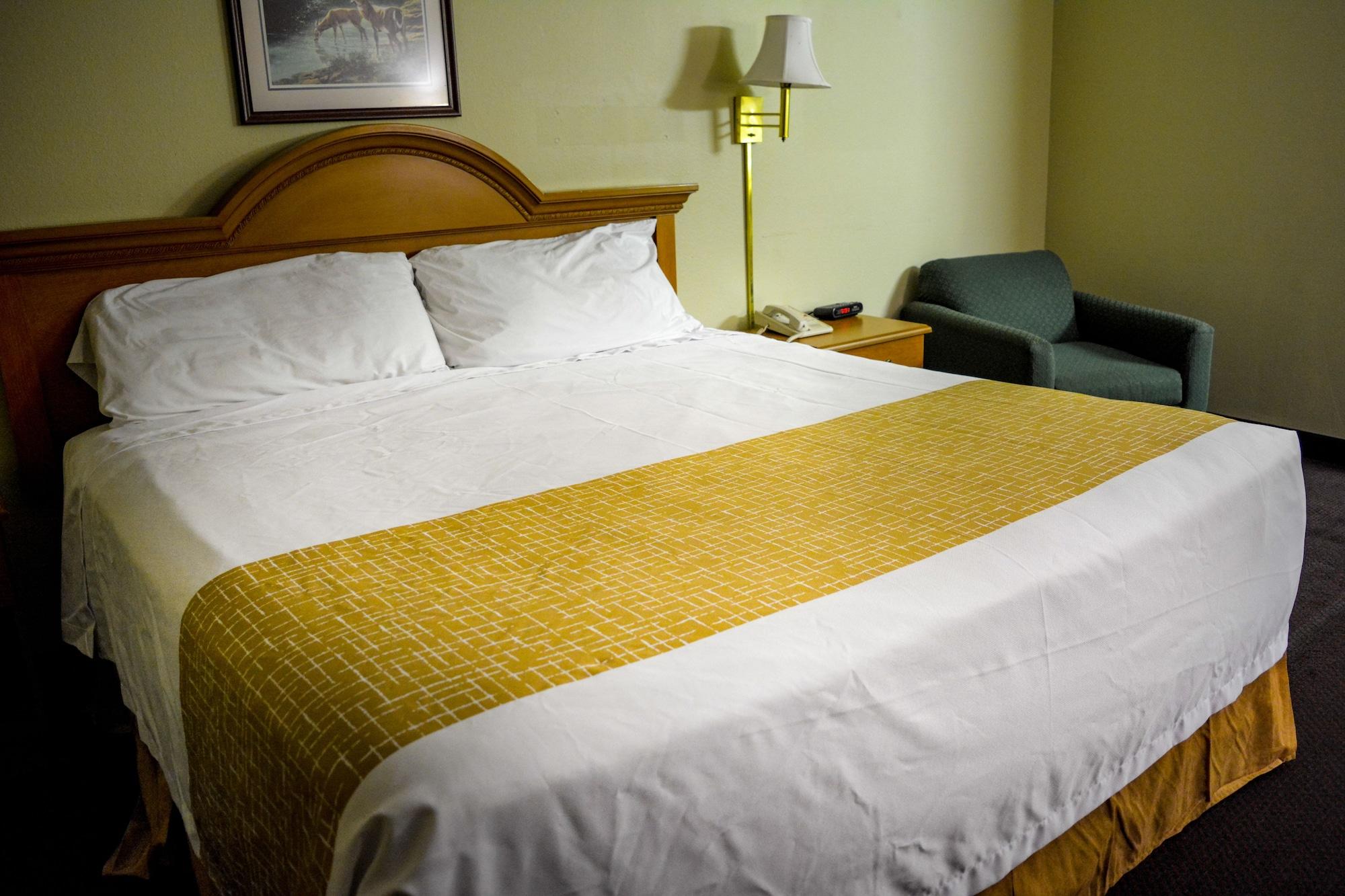 Travelodge By Wyndham St. Louis Berkeley Екстериор снимка