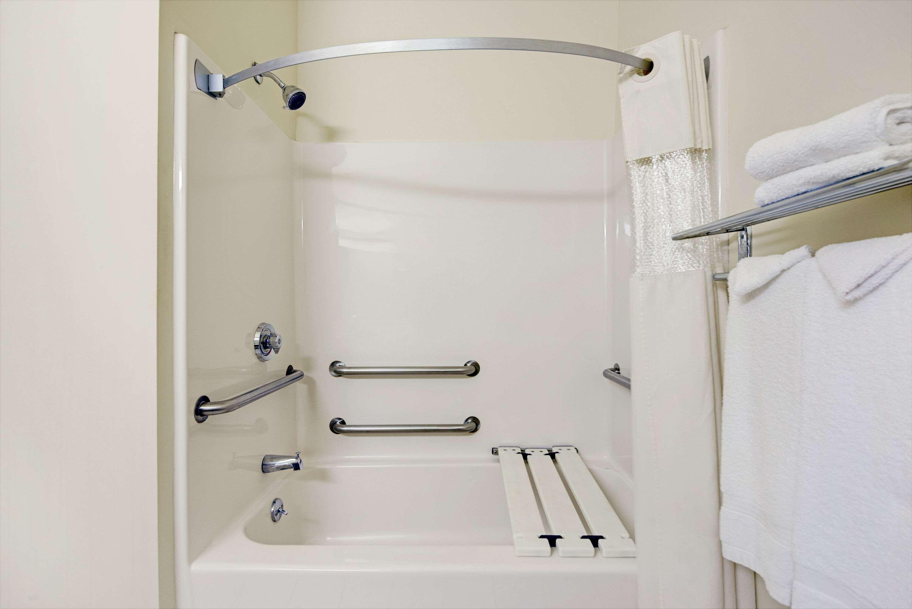 Travelodge By Wyndham St. Louis Berkeley Екстериор снимка